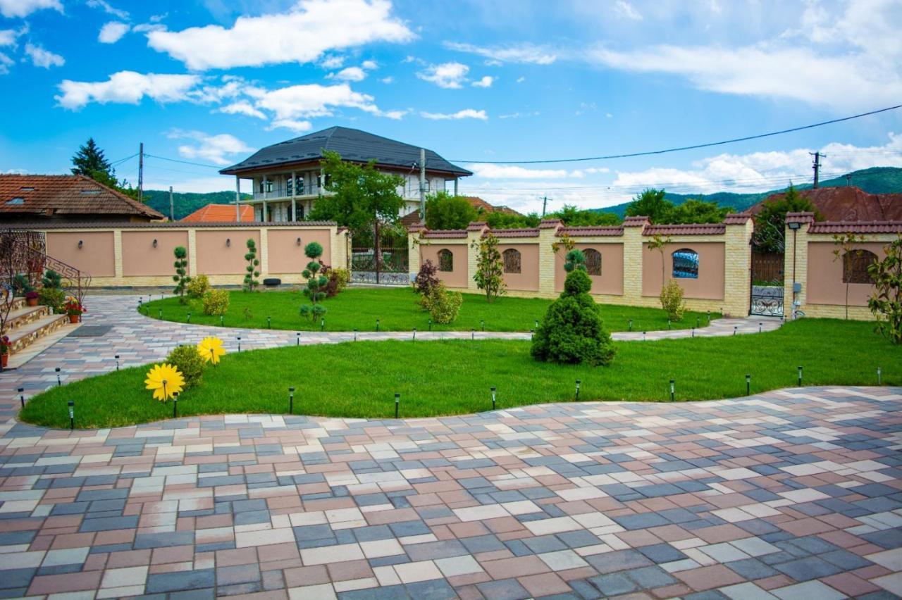 CASA ERk Panzió Călimăneşti Kültér fotó