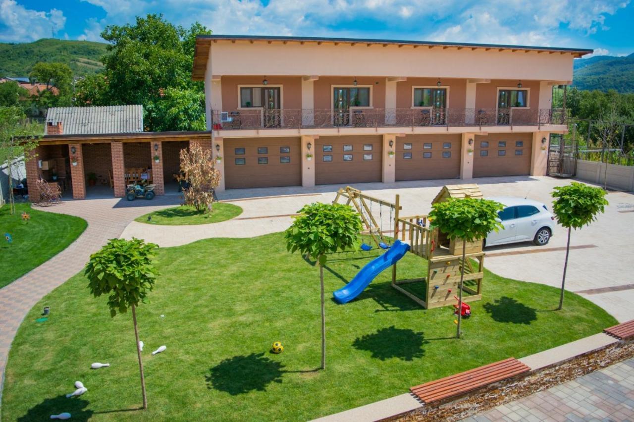 CASA ERk Panzió Călimăneşti Kültér fotó