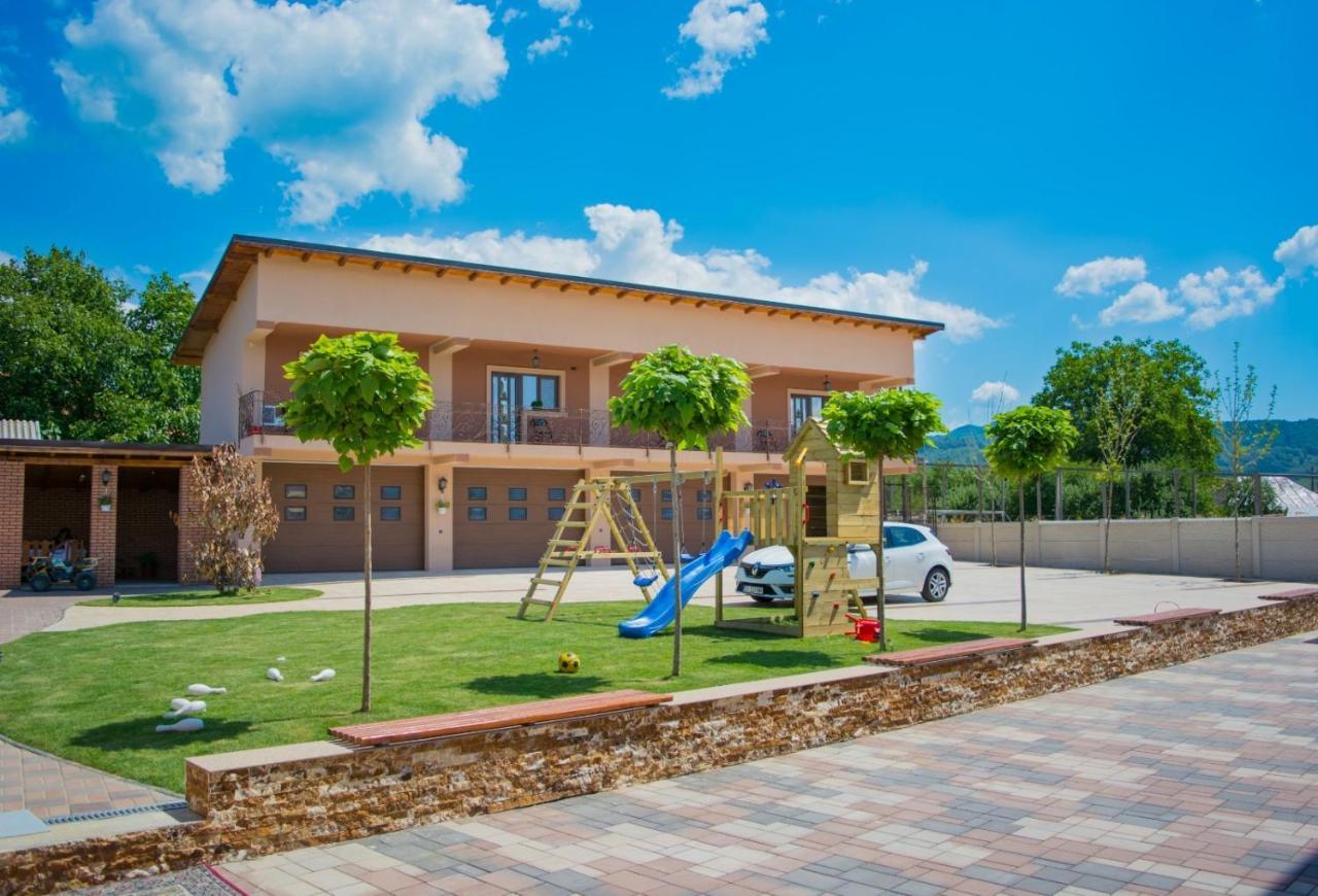 CASA ERk Panzió Călimăneşti Kültér fotó