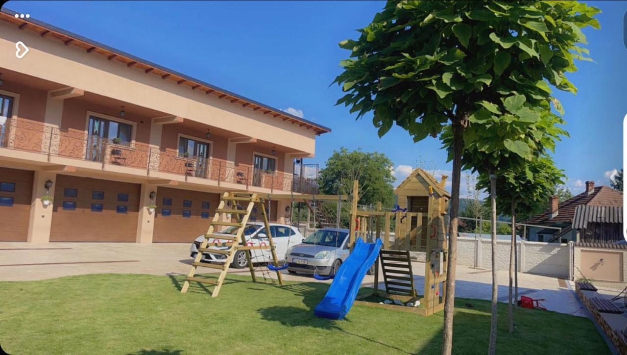 CASA ERk Panzió Călimăneşti Kültér fotó