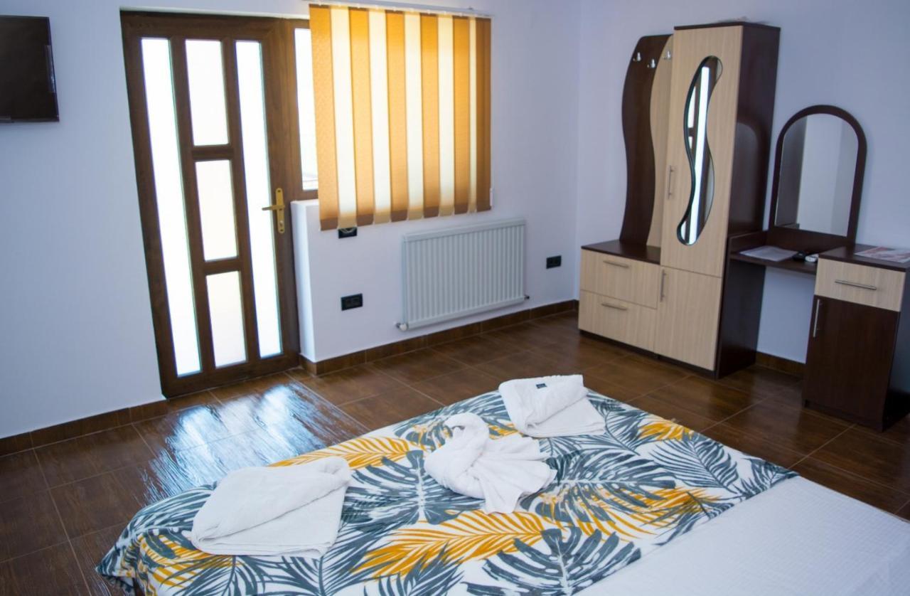 CASA ERk Panzió Călimăneşti Kültér fotó