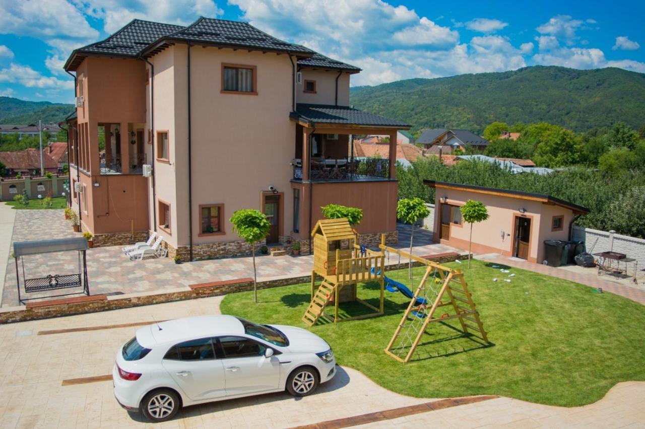 CASA ERk Panzió Călimăneşti Kültér fotó
