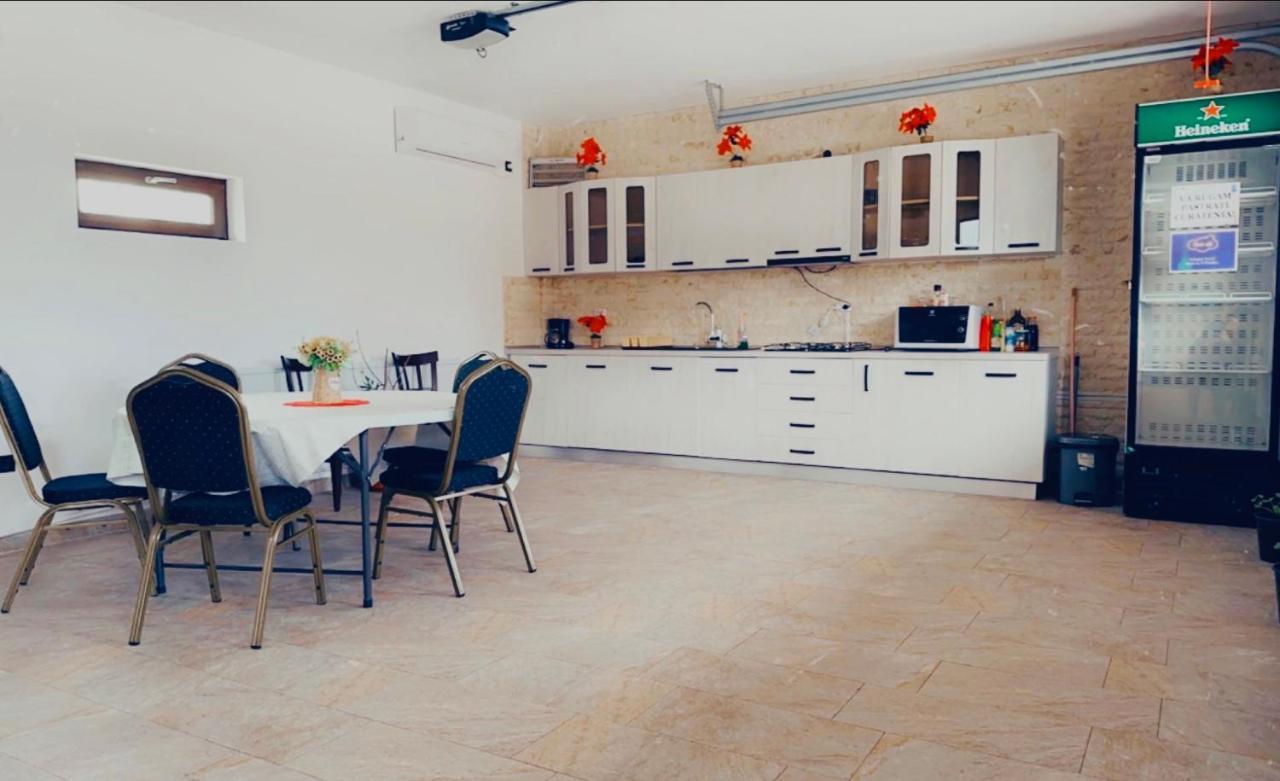 CASA ERk Panzió Călimăneşti Kültér fotó