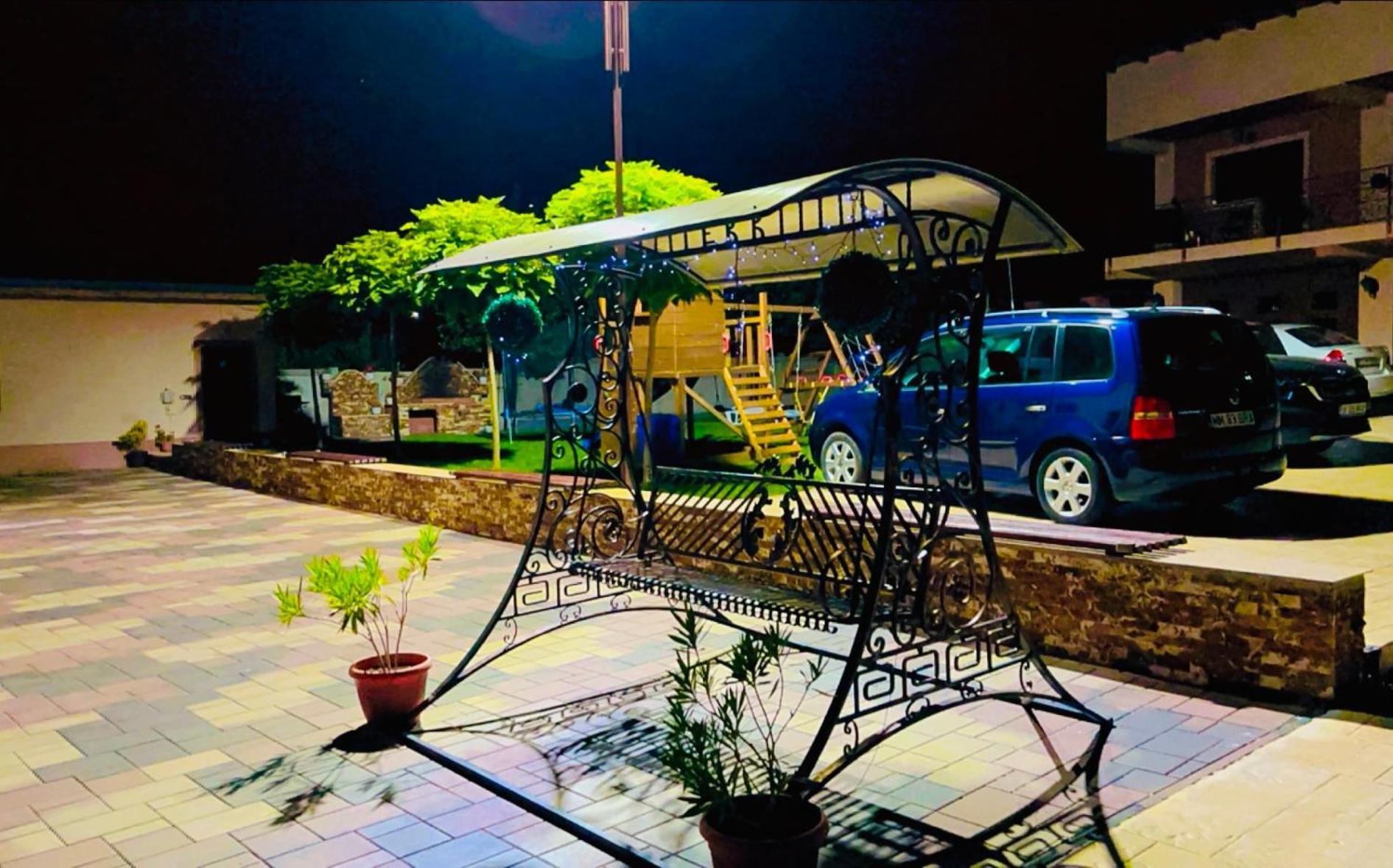 CASA ERk Panzió Călimăneşti Kültér fotó